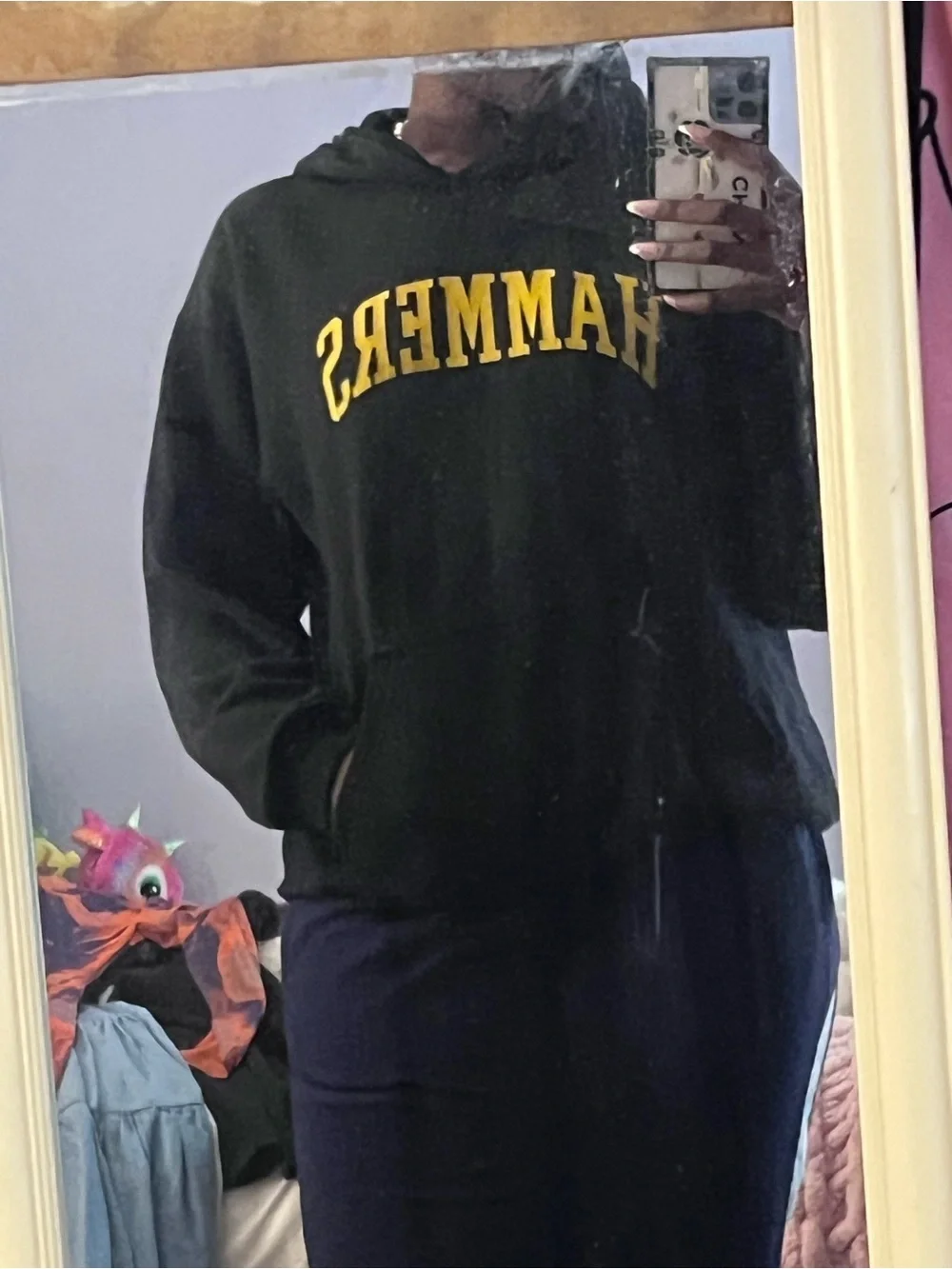Gildan black crewneck